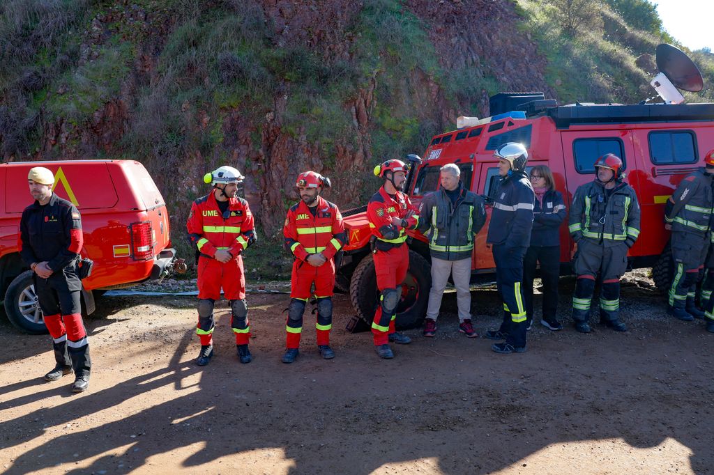 Más de 40 especialistas del equipo USAR, certificado por la ONU, han sido desplegados por la UME para apoyar las labores de rescate tras el accidente ferroviario