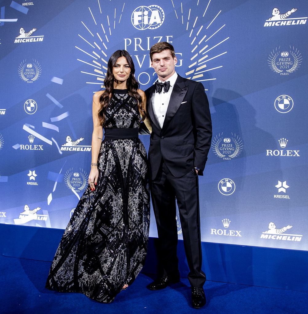 Max Verstappen y Kelly Piquet, en una gala de la FIA (Federación Internacional de Automovilismo)