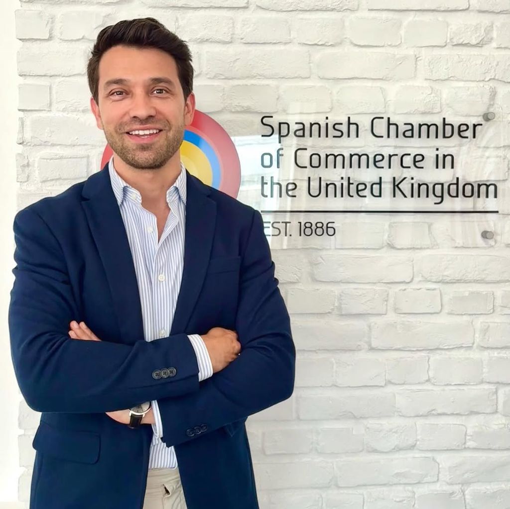 Marc Calderó ocupa el puesto de Director de Comunicación en la Cámara de Comercio de España en el Reino Unido.