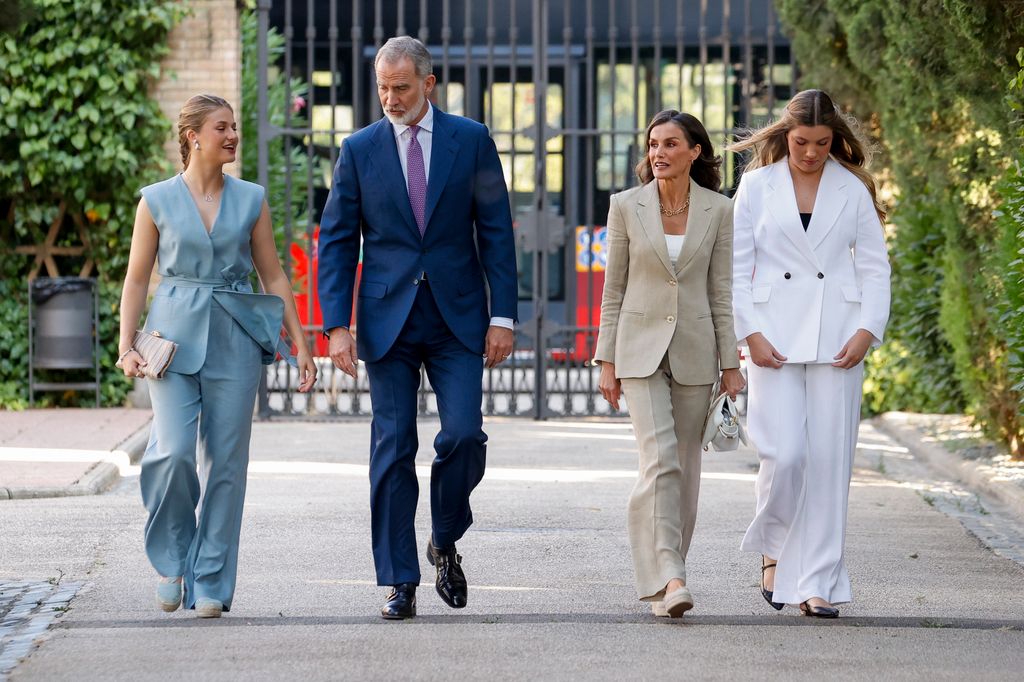 La Familia Real a su llegada a Zaragoza