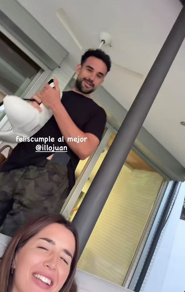 La cantante publicaba un vídeo felicitando a IlloJuan