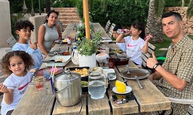 cristiano ronaldo georgina rodr guez y sus hijos