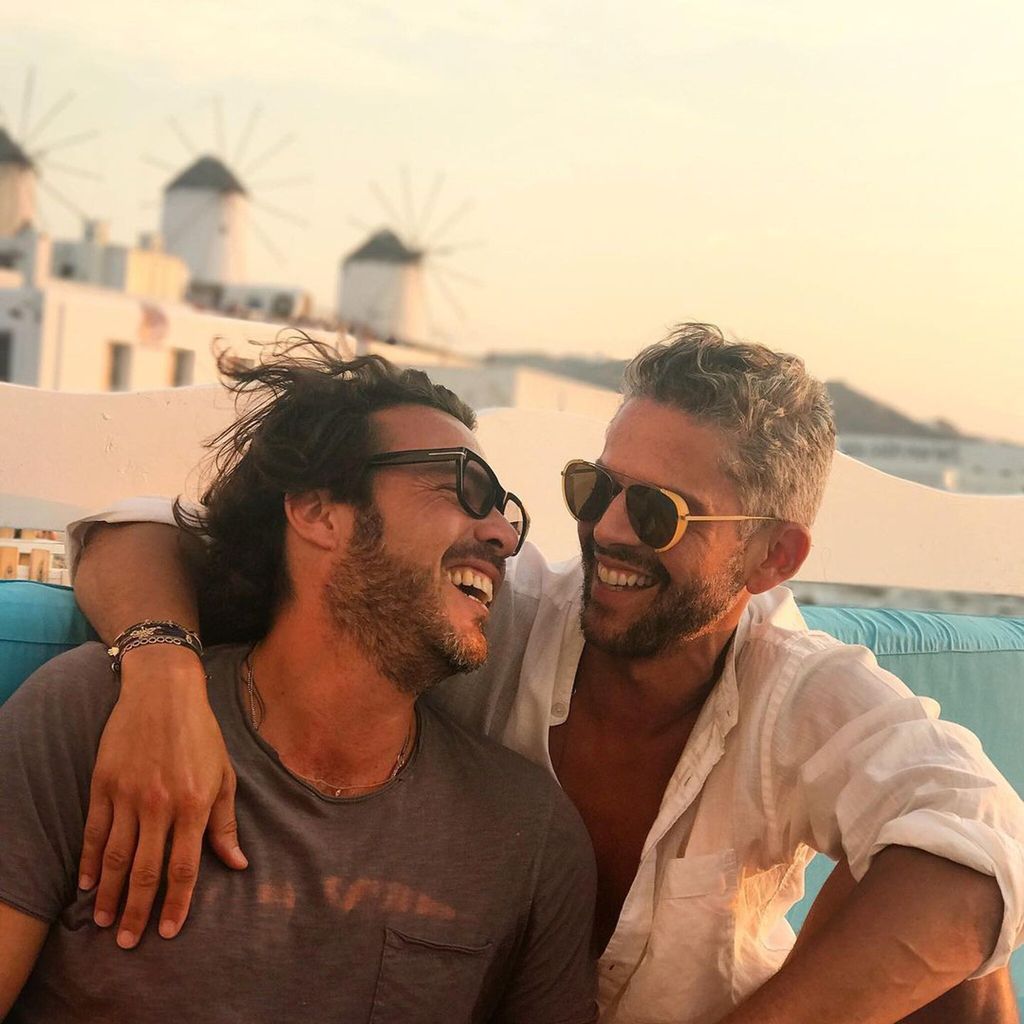 Rodner Figueroa y su pareja