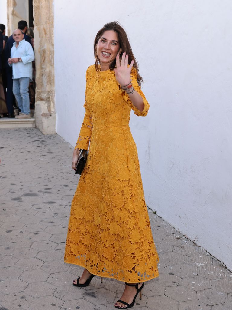 Lourdes Montes en la boda de Alberto Herrera y Blanca Llandres en Sanlúcar de Barrameda, 2025.