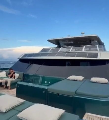 El deportista murciano disfrutando de su imponente yate de lujo