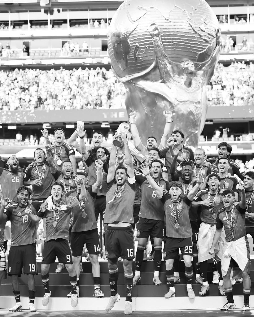 Una de las fotografías escogidas por Marcos Llorente para su despedida muestra la celebración de España tras conquistar el Mundial, el broche de oro a su carrera internacional