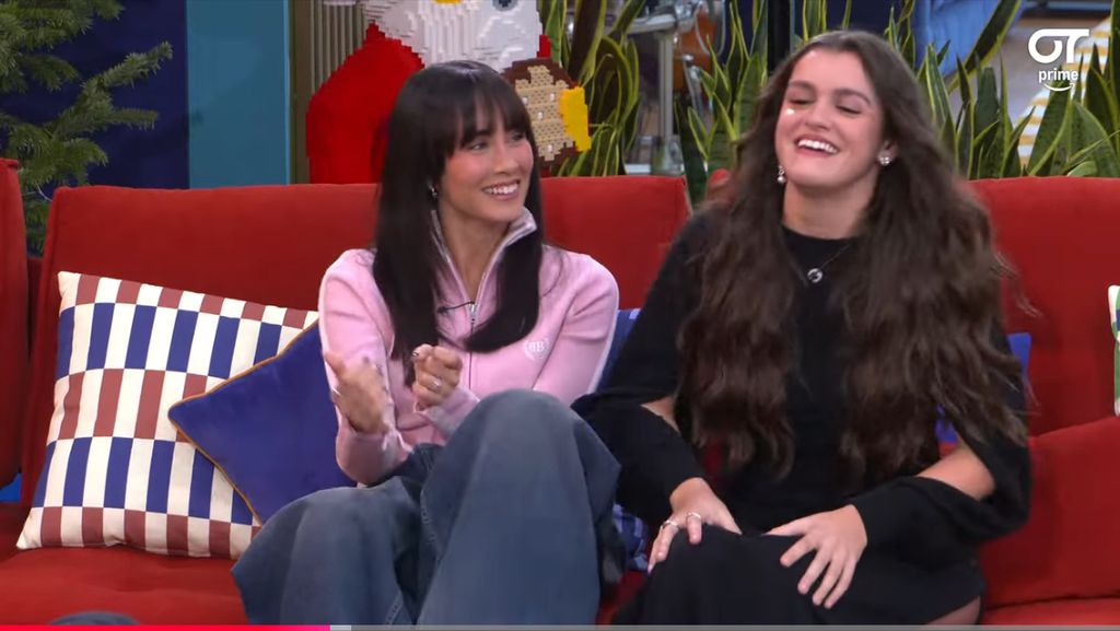 Las dos cantantes en la visita a 'OT 2025'