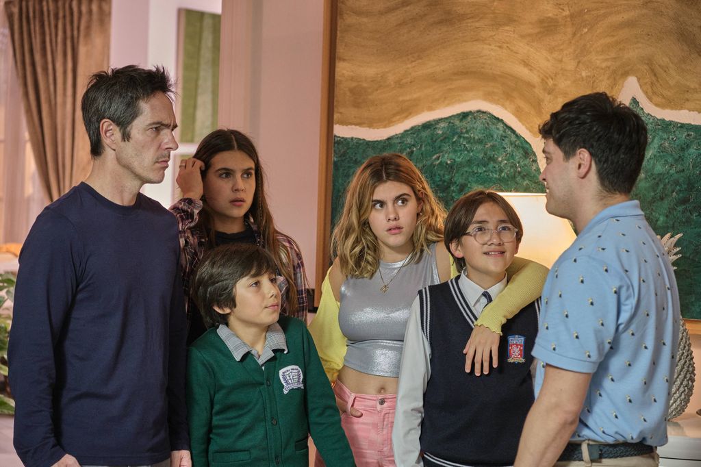 Mauricio Ochmann takes the role of 'single dad' in the new version of the television classic