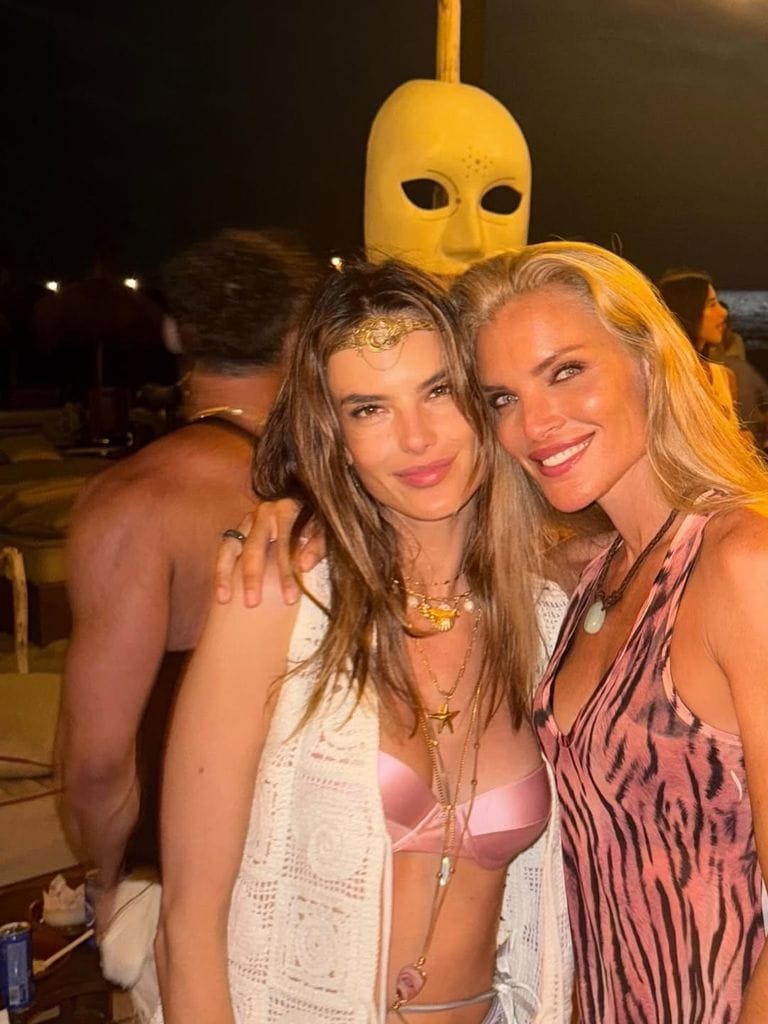 Esther Cañadas y Alessandra Ambrosio en Ibiza