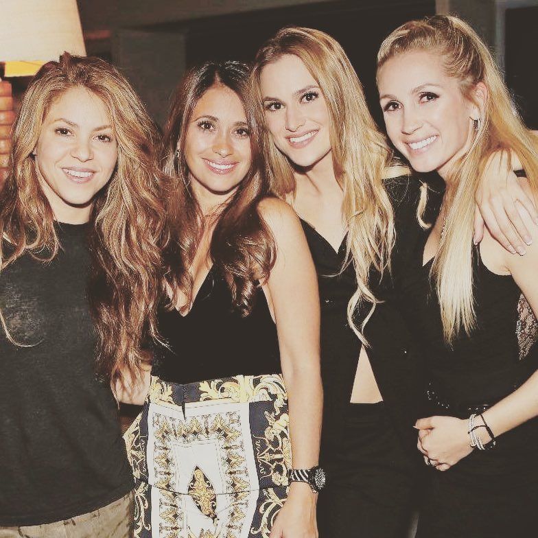 Shakira con Antonela Rocuzzo y Sofía Balbi