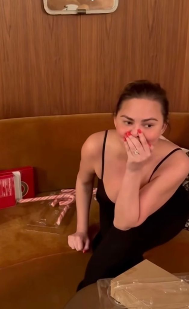 Aunque podría haber reaccionado como si fuese una tragedia, Chrissy se lo tomó con calma y hasta le provocó gracia el incidente.