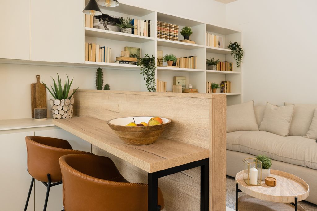 Plantas en un ambiente abierto con alón y cocina