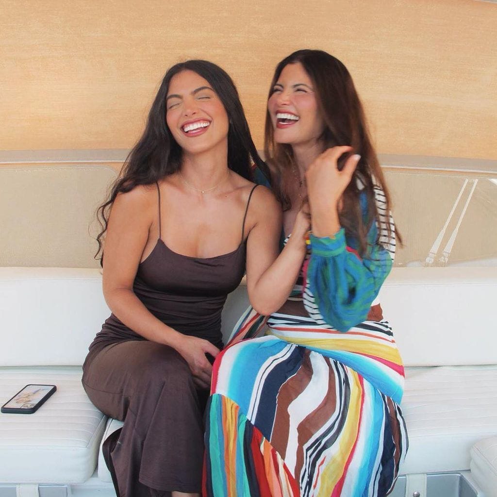 Chiqui Delgado y su hija mayor
