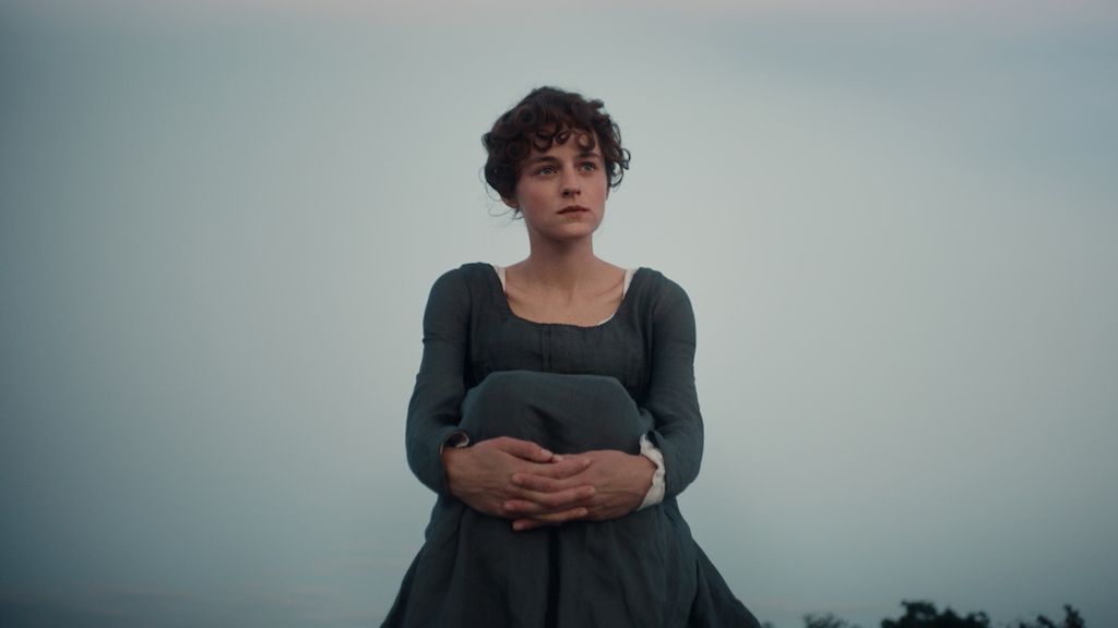 Emma Corrin se mete en la piel de Elizabeth Bennet en la miniserie de Netflix de 'Orgullo y prejuicio'