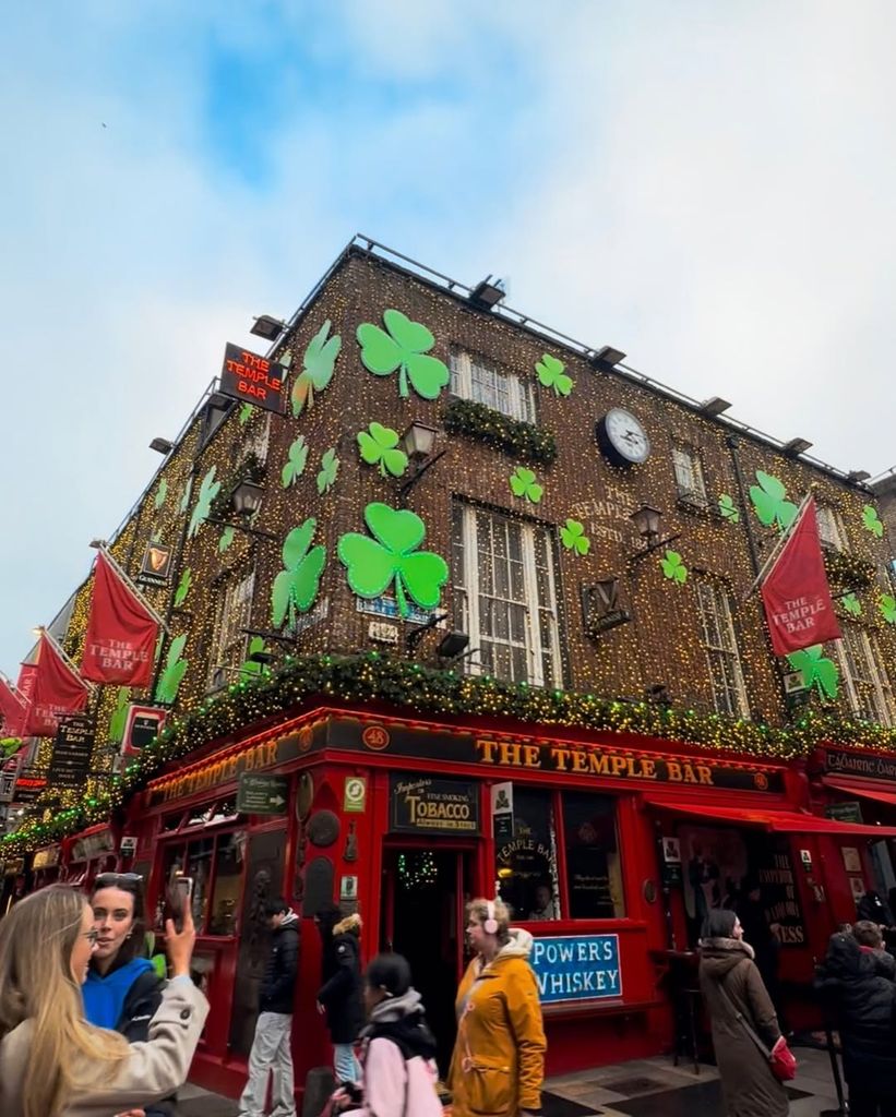 Cada 17 de marzo millones de personas celebran el Día de San Patricio en todo el mundo con desfiles, música, cerveza y el color verde como protagonista
