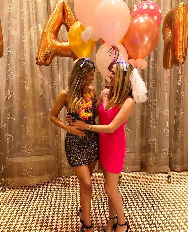 ¡Viva Las Vegas! Cat McDonnell sorprende a su mejor amiga con la despedida de soltera más divertida