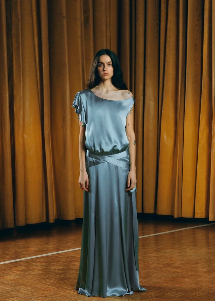 Vestido de invitada azul de Teresa Helbig