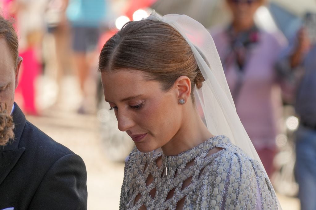 La novia, antes de su entrada a la iglesia