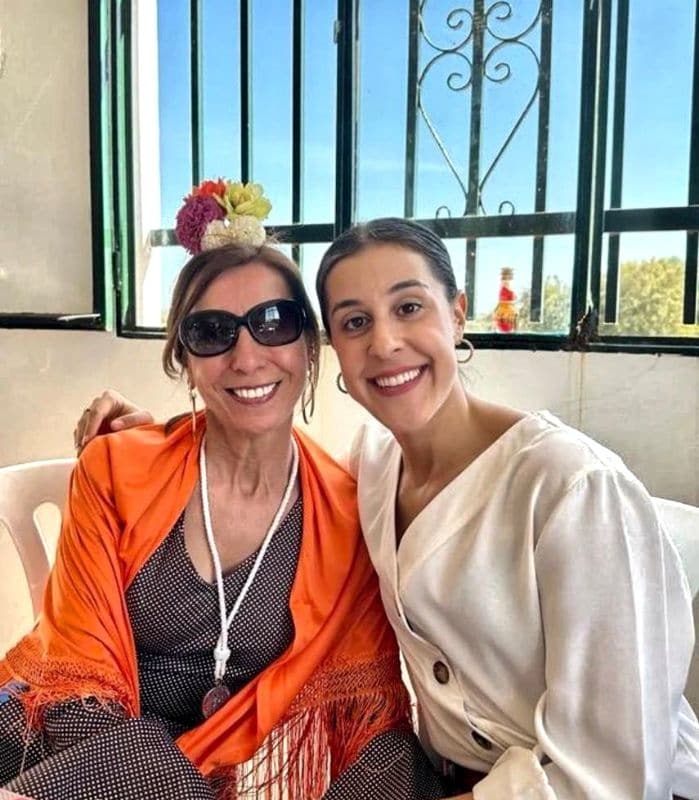 Carolina Marín junto a su madre Toñi