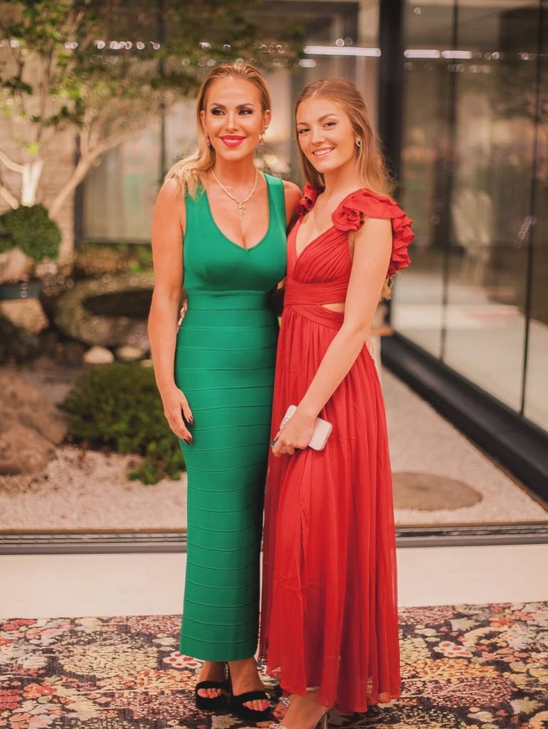 Victoria López, la mujer de Morientes, con su hija Gabriella