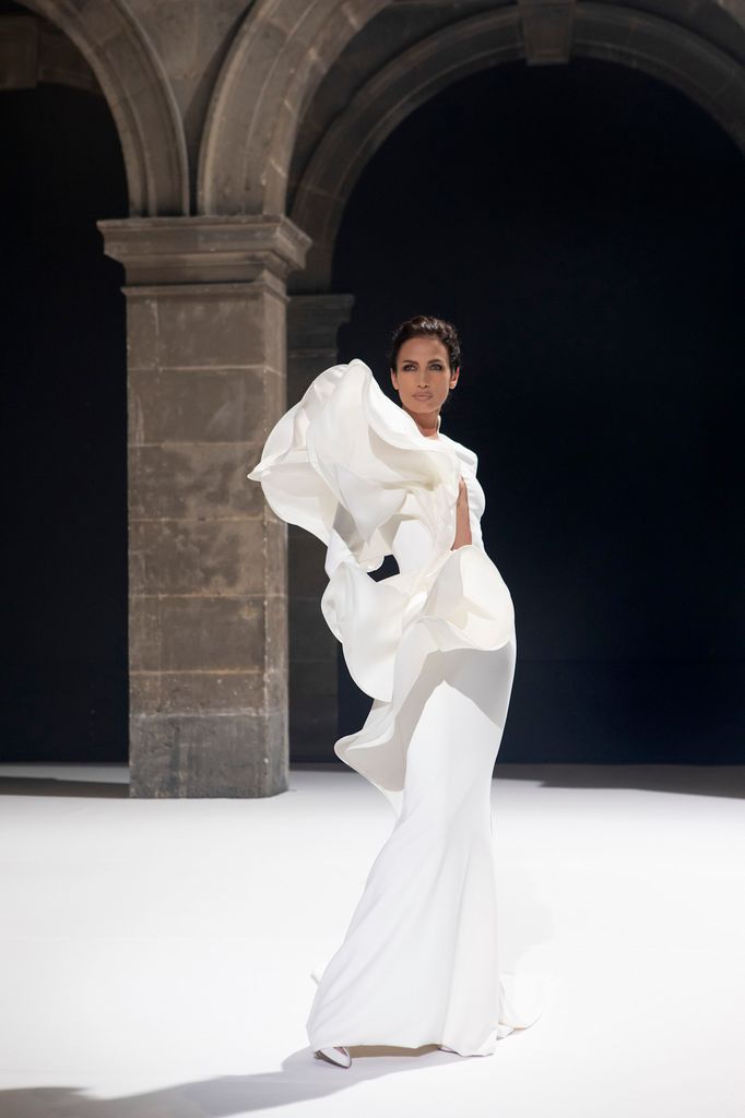 Nieves Álvarez vestida de novia por Stéphane Rolland
