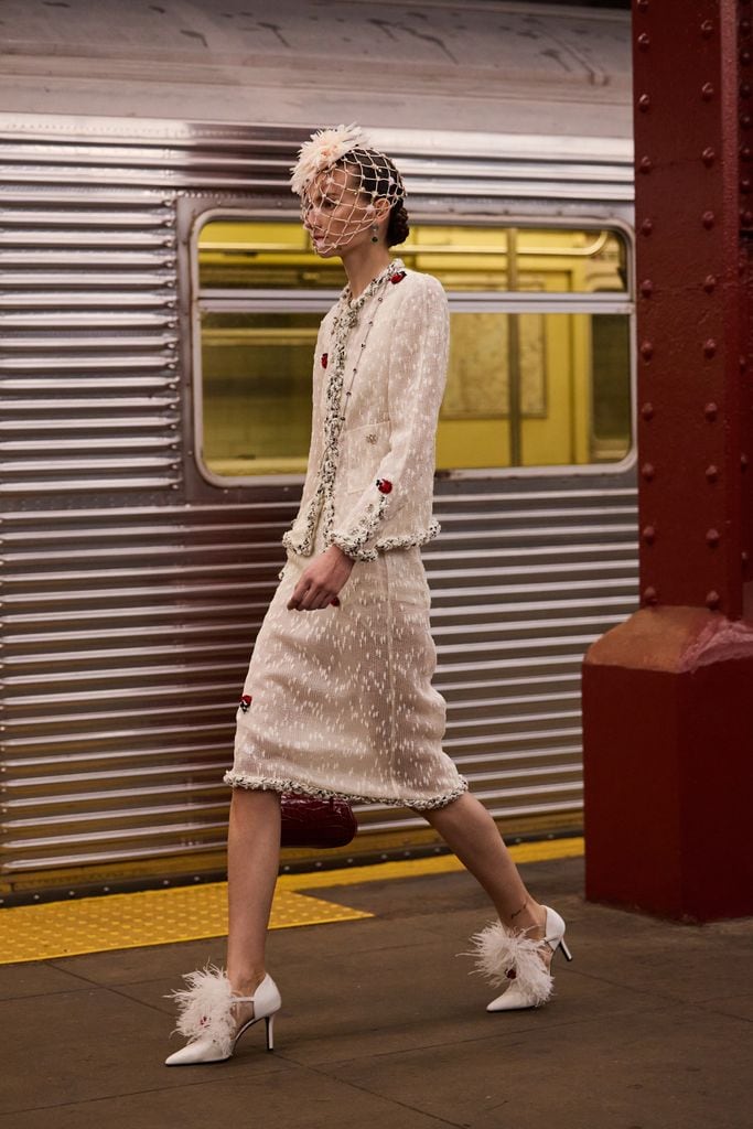Chanel desfile Metiers D'art 2026 en el metro de Nueva York