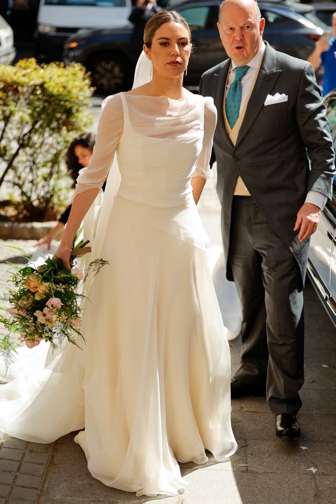 Myriam González, vestida de novia, en su boda con Luis Domecq.