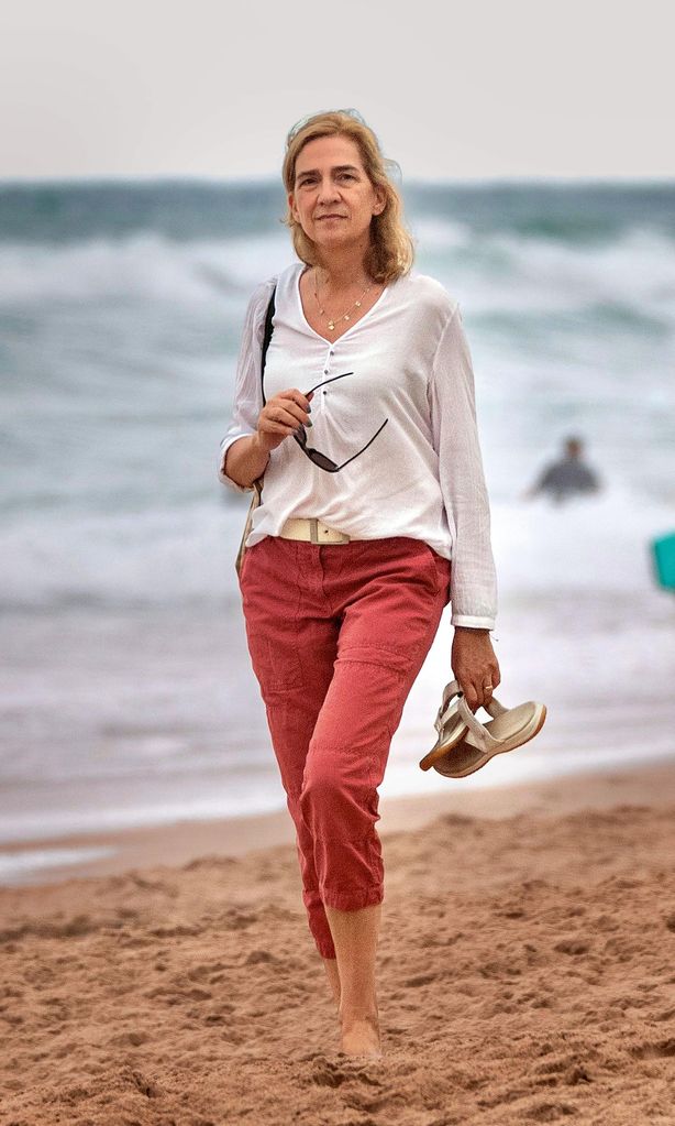 Infanta Cristina HOLA 4153
