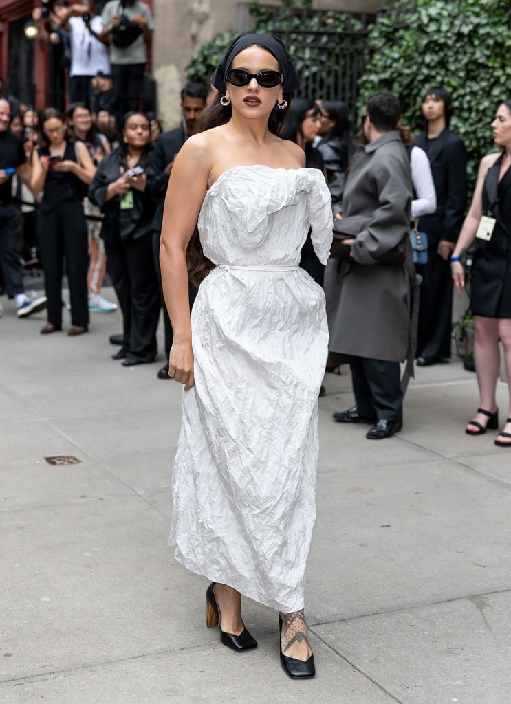 Rosalía en el desfile de Calvin Klein en NYFW