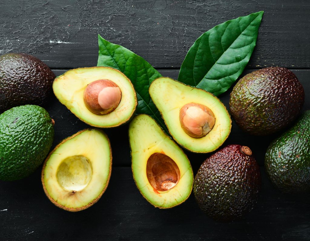 El aguacate puede ser ingrediente de numerosos snacks, fáciles y muy ricos