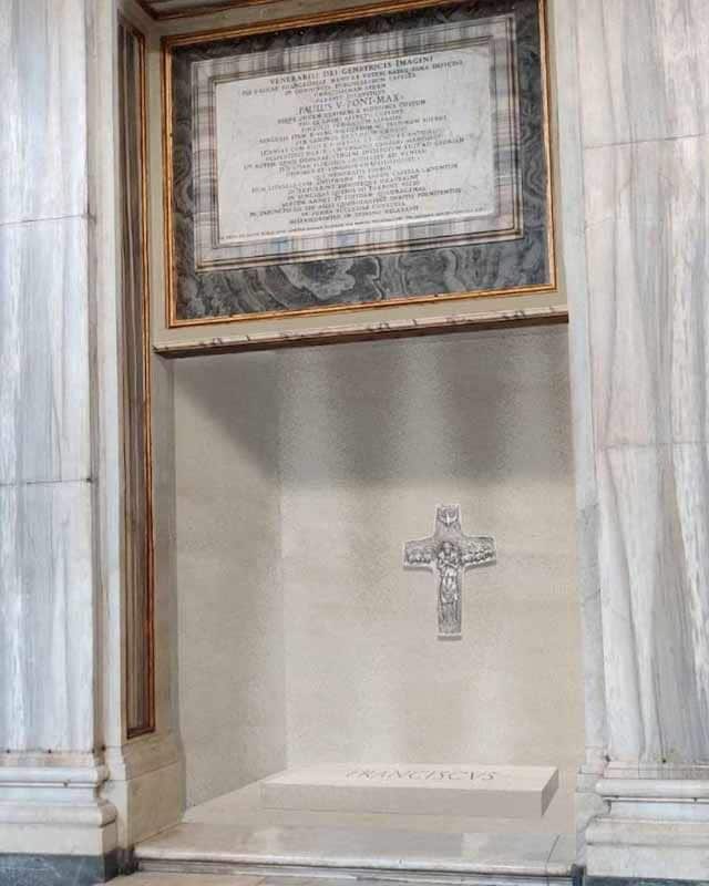 Así luce la tumba del Papa Francisco