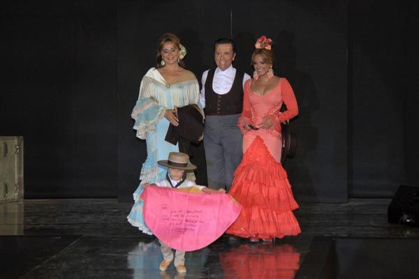 Ortega Cano no descarta casarse en el futuro con su pareja Ana María Aldón, que ejerció de modelo improvisada en un desfile benéfico que organizó el torero en el Puerto de Santa María
