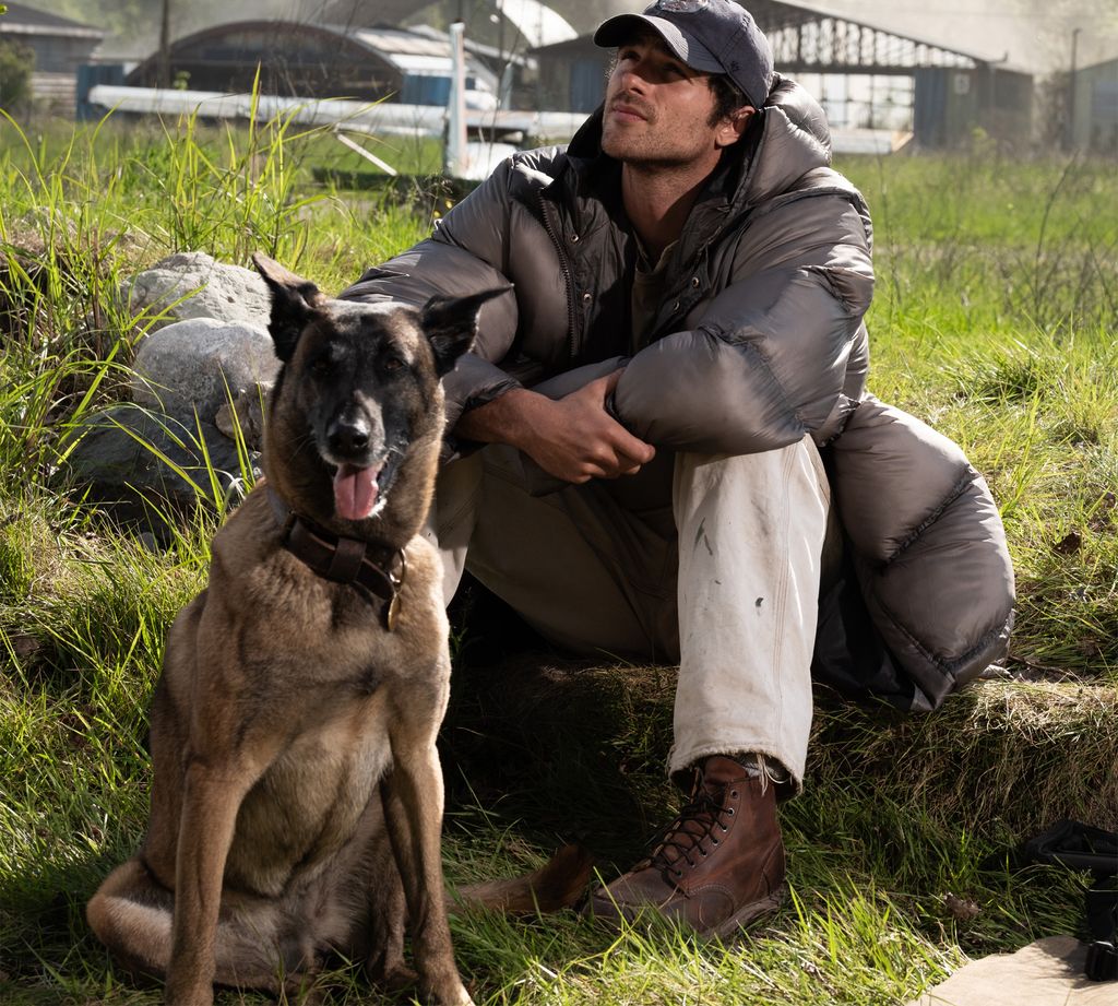 Jasper, con su dueño en 'The Dog Stars'
