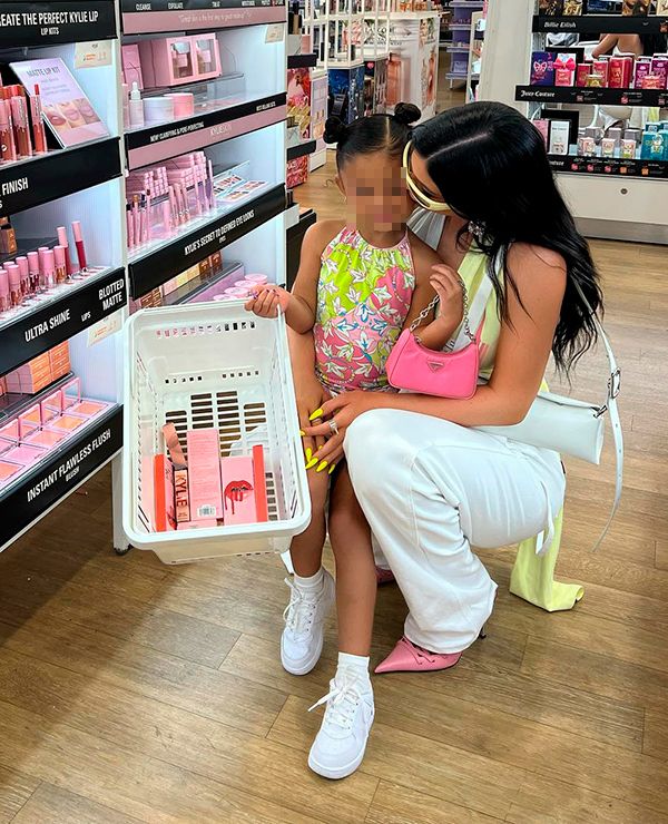 kylie-jenner-stormi