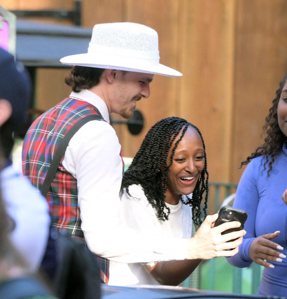 Zahara Jolie-Pitt pasó un grato agradable en el "lugar más feliz del mundo", junto a Elijah.