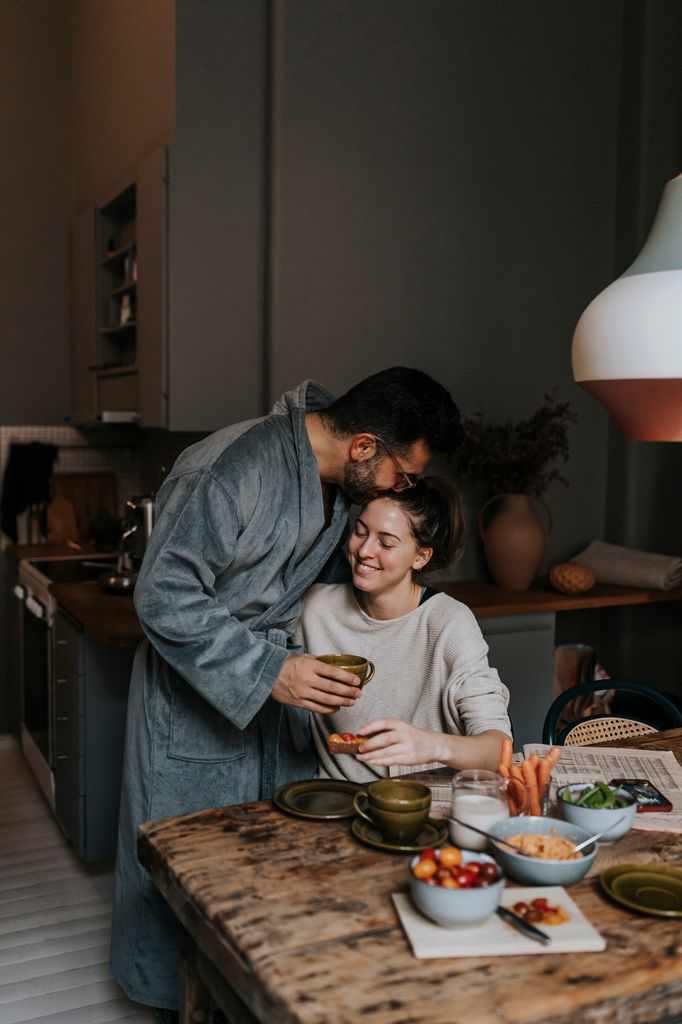 pareja desayuno