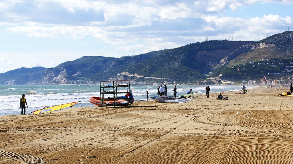 Kitesurfing, playa de Castelldefels, Barcelona