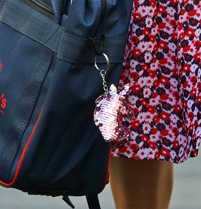 Charlotte de Cambridge y su mochila del cole