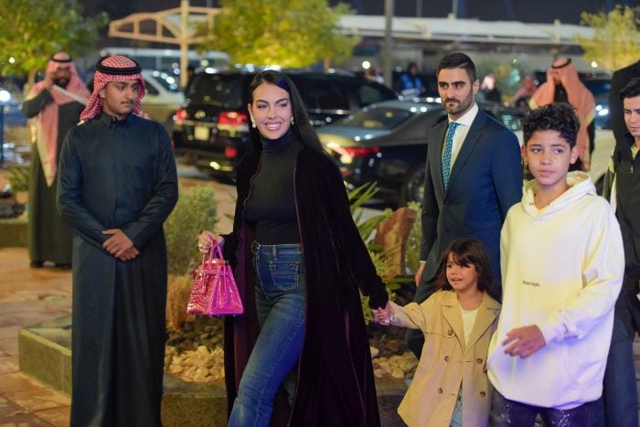 Georgina y sus hijos en Riad