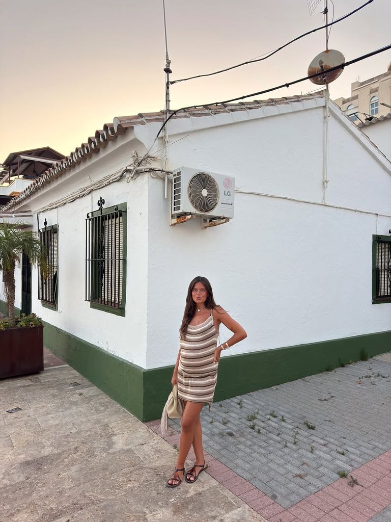 El verano premamá de Bea Gimeno en el sur de Andalucía: una futura mamá muy cool