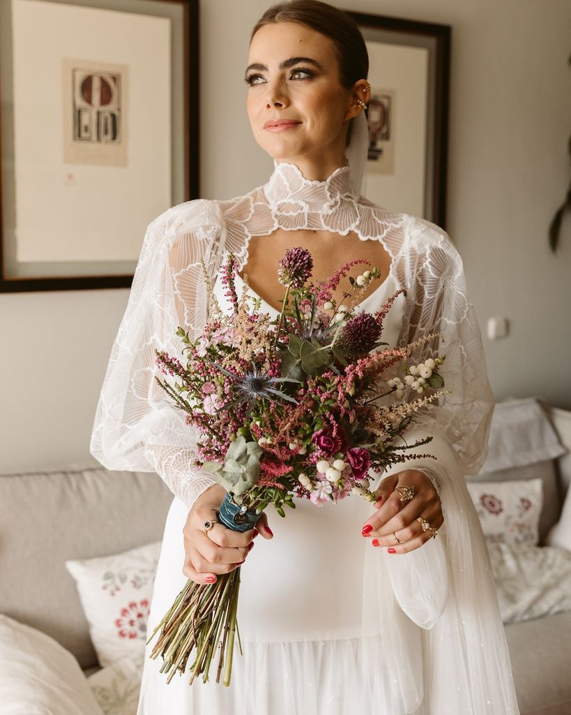 Ramo de novia de septiembre silvestre brezo y cardo