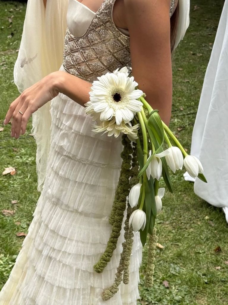 Ramos de novia blancos exóticos gerberas tulipanes
