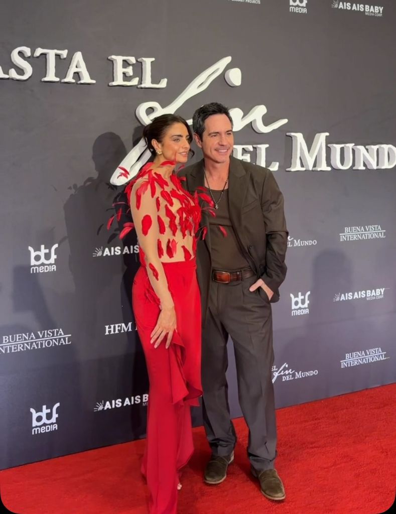 Aislinn Derbez y Mauricio Ochmann viajaron a Monterrey para la promoción y preestreno de su nueva película.
