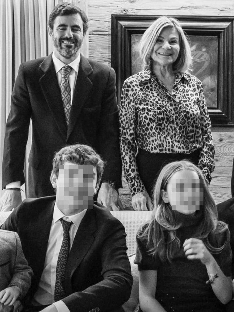 Cari Lapique, su yerno y sus nietos