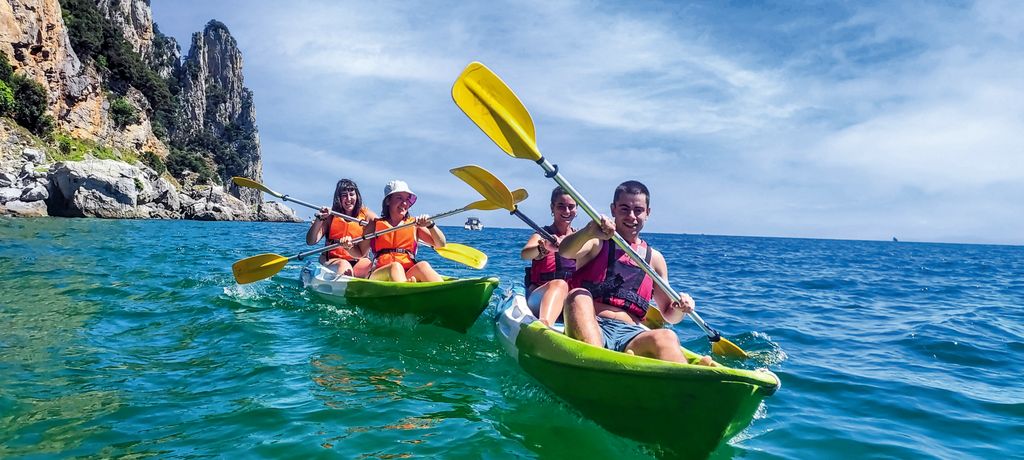 Kayak de regreso del faro del Caballo a Santoña