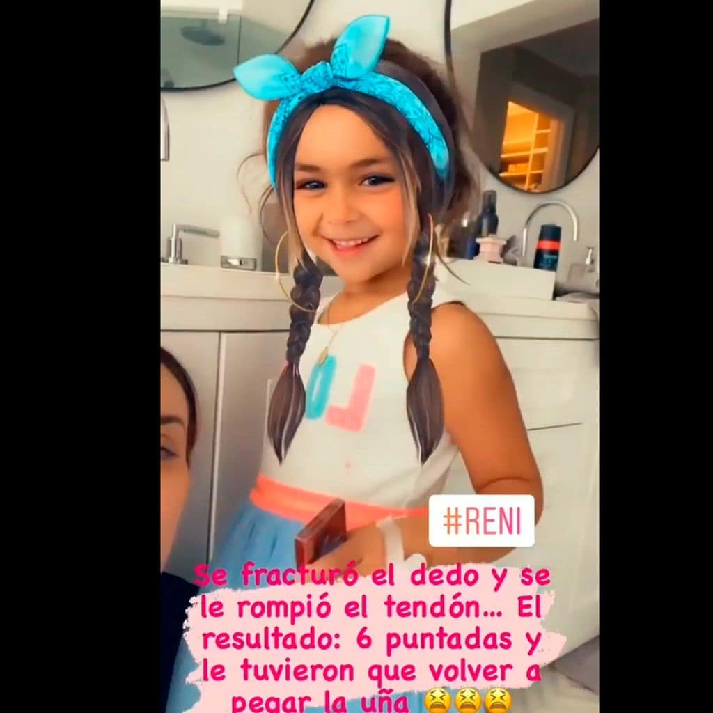 Renata, hija de Jacky Bracamontes y Martín Fuentes