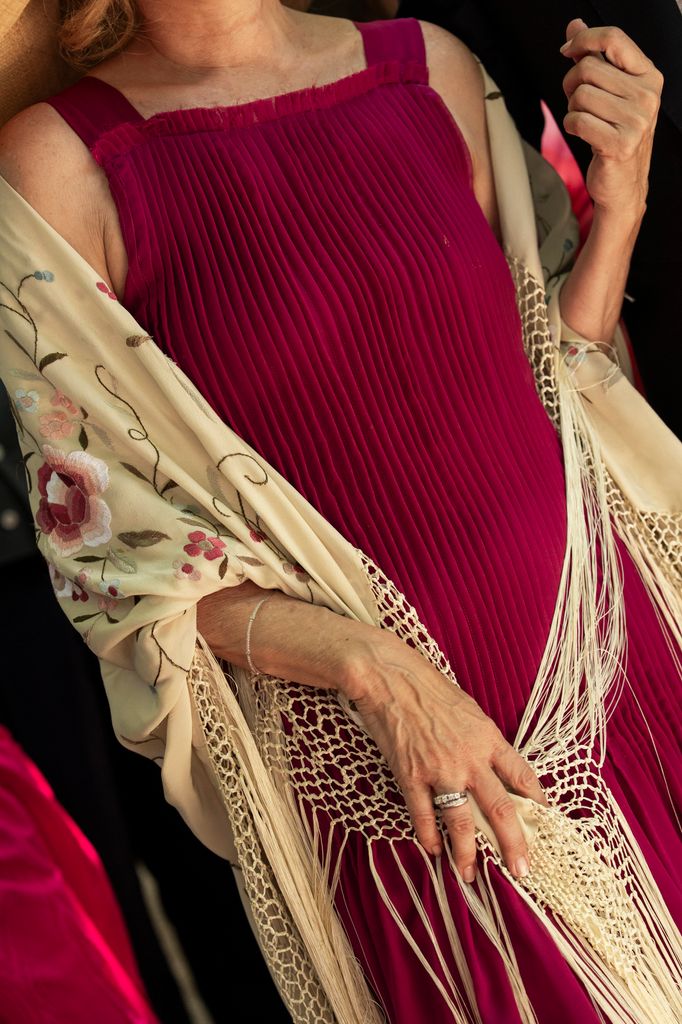 mantón de manila para madrinas