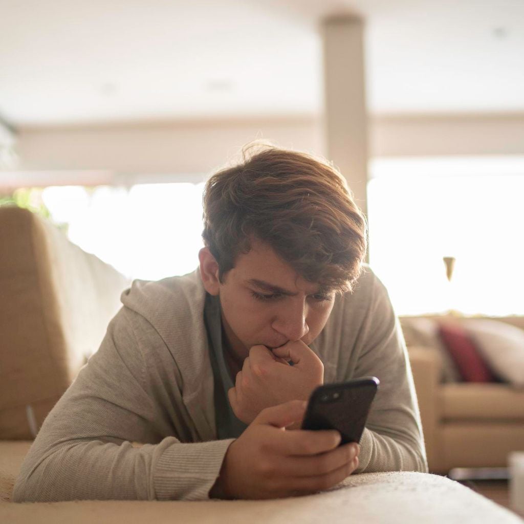Adolescente preocupado