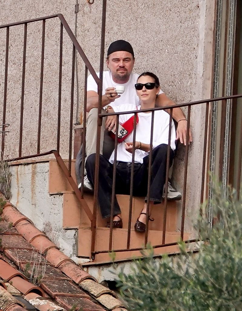 Leonardo DiCaprio y su novia, la modelo italiana Vittoria Ceretti, durante una visita a Roma en octubre de 2024..