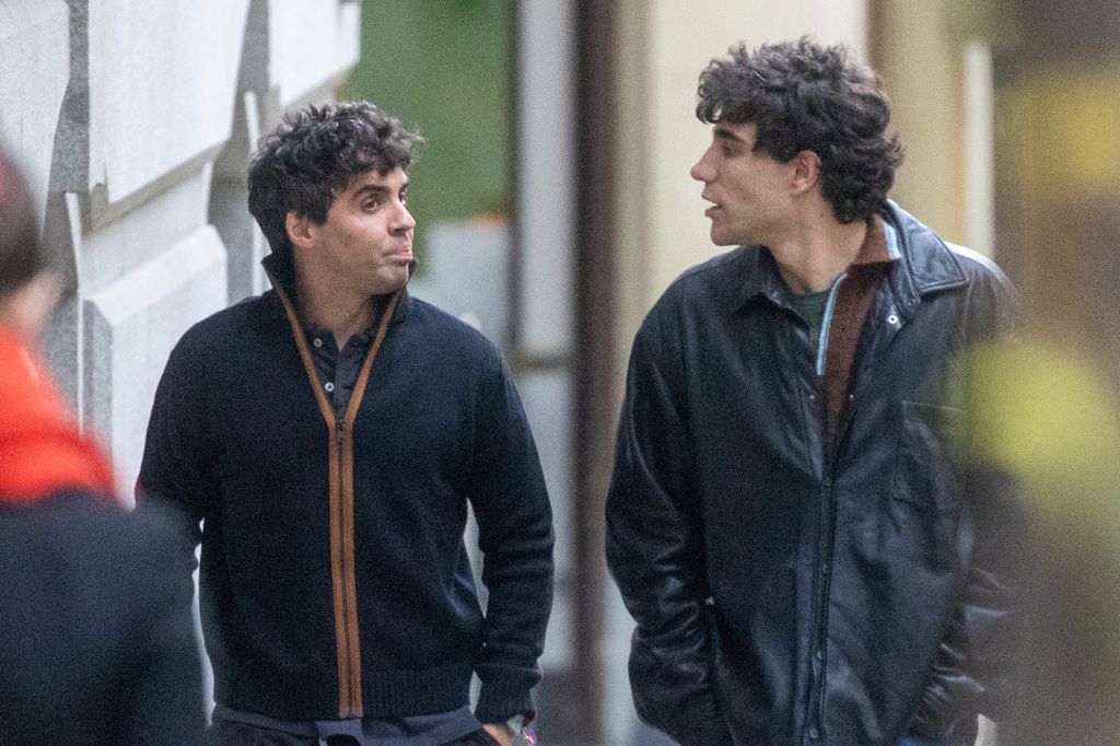 Javier Ambrossi y Javier Calvo acaban de rodar 'La bola negra'